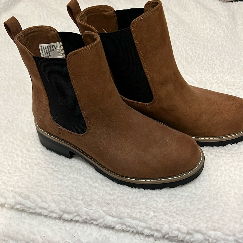 Universal Thread women’s boots